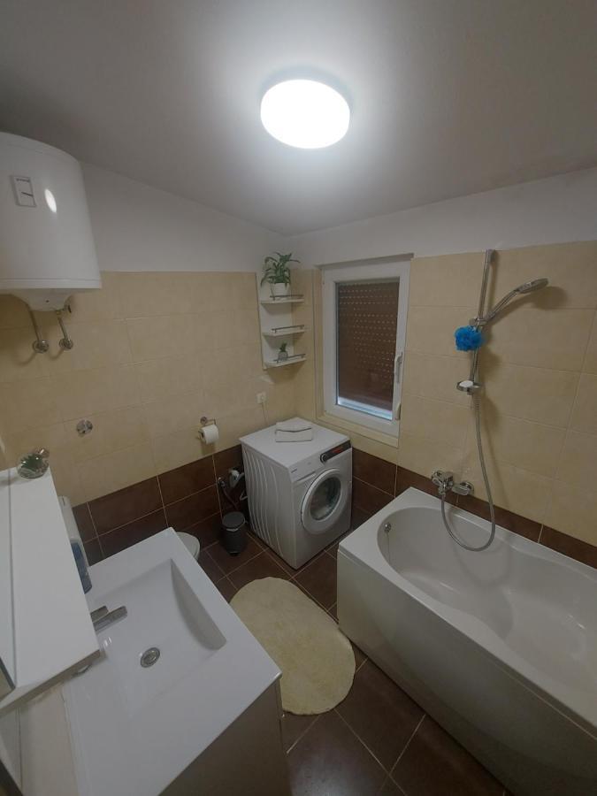 Apartman Mb Podstrana Eksteriør billede